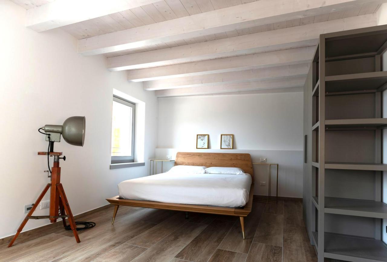 Absentia 1763 Garda Boutique Home - Lake Front Brenzone sul Garda Exterior photo