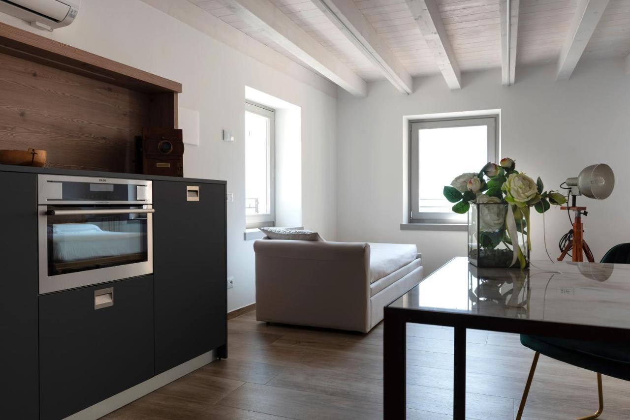 Absentia 1763 Garda Boutique Home - Lake Front Brenzone sul Garda Exterior photo