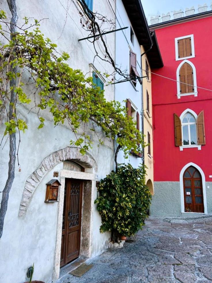 Absentia 1763 Garda Boutique Home - Lake Front Brenzone sul Garda Exterior photo