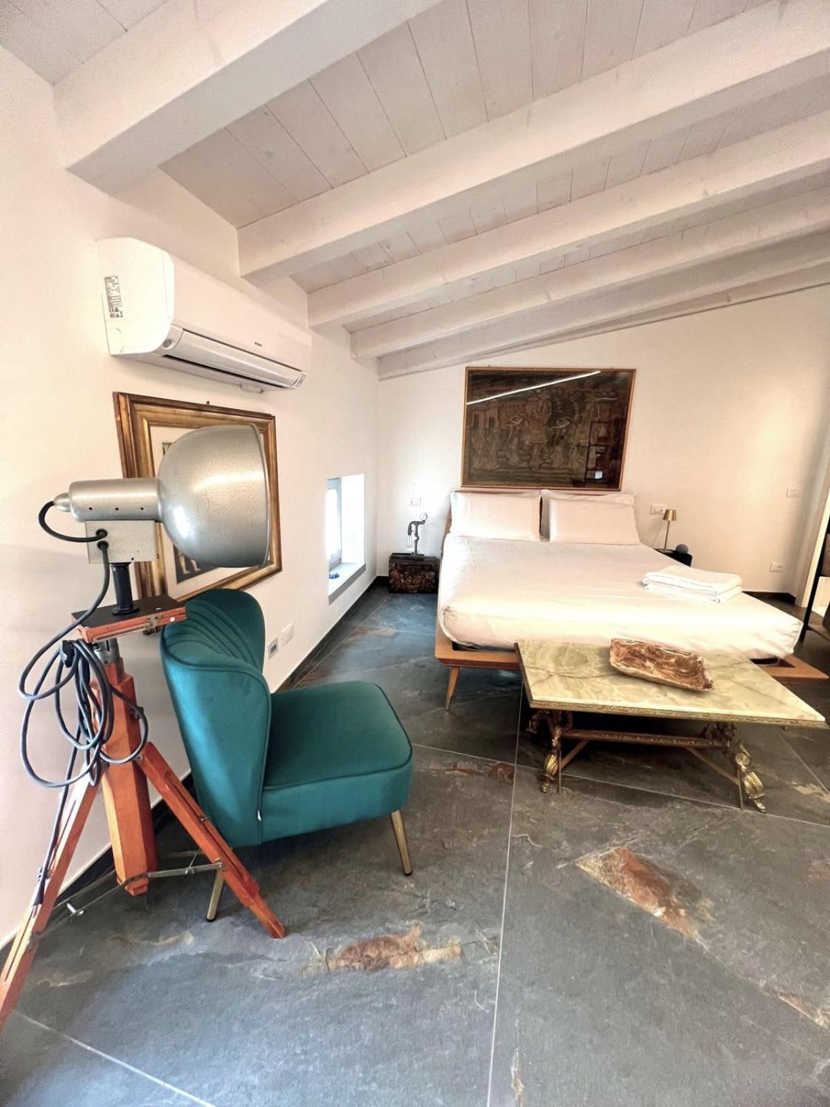 Absentia 1763 Garda Boutique Home - Lake Front Brenzone sul Garda Exterior photo